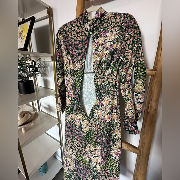 NEVER FULLY DRESSED HIGH NECK FLORAL, size 2 - Picture 7 of 10